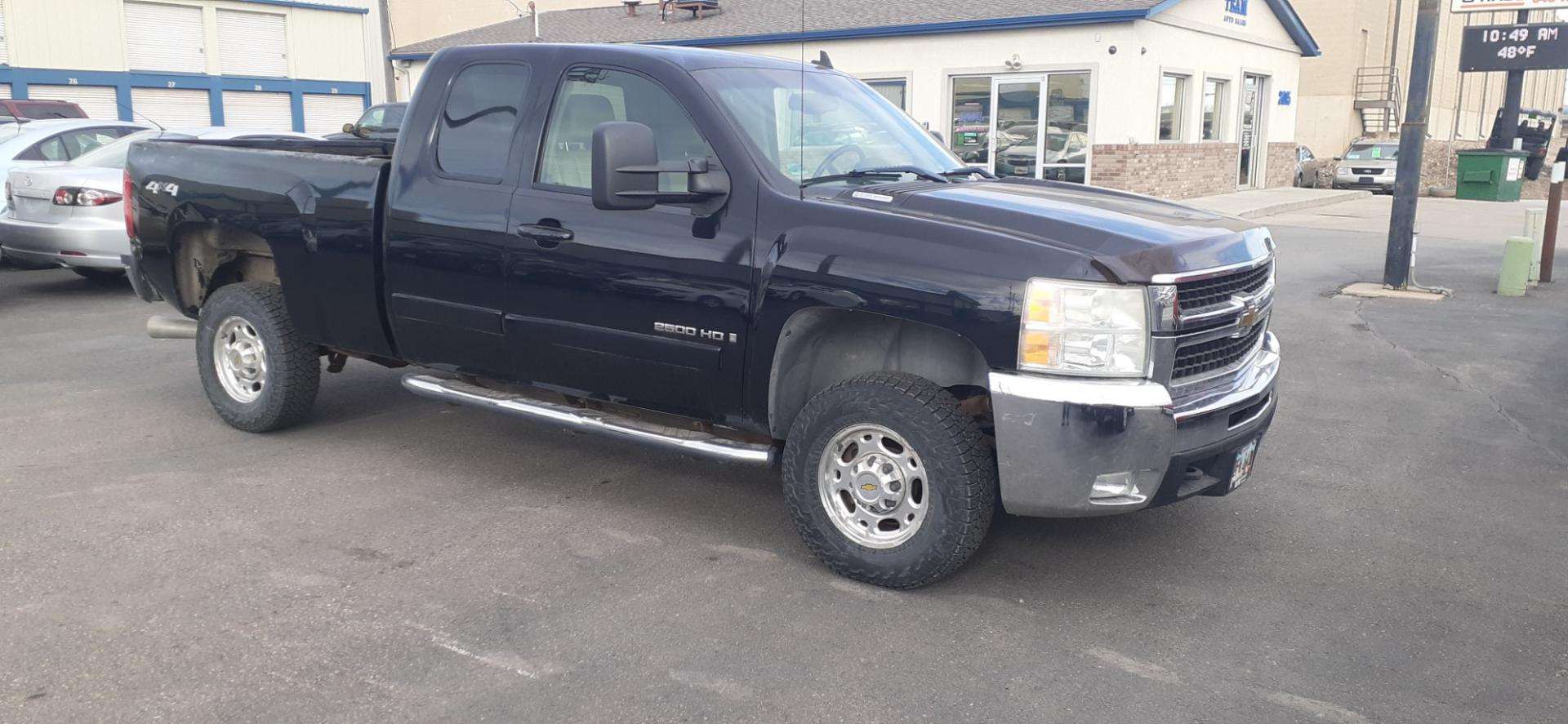 2007 Chevrolet Silverado 2500HD (1GCHK296X7E) , located at 2015 Cambell Street, Rapid City, SD, 57701, (605) 342-8326, 44.066433, -103.191772 - Photo#5